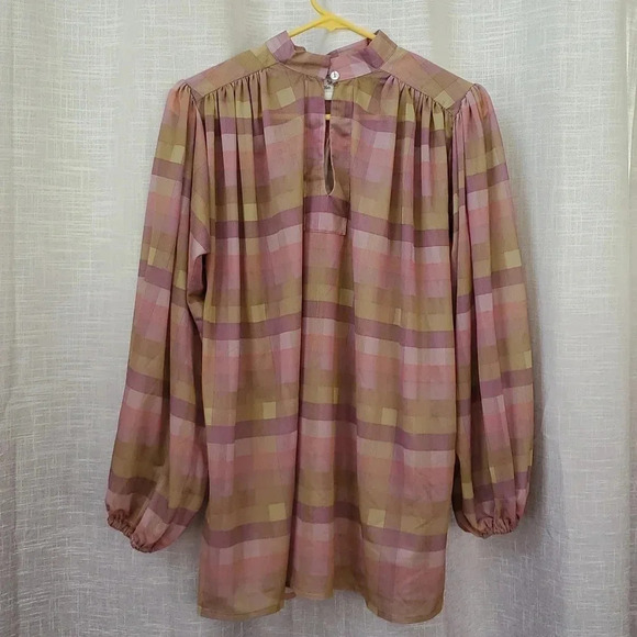 robbie sport Tops - VINTAGE BLOUSE